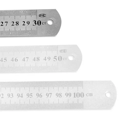 Rigla din metal, 30 cm.